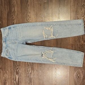 ❤ AMERICAN EAGLE MOM JEANS - HIGH RISE TAPERED LEG, DISTRESSED, 4 (27)